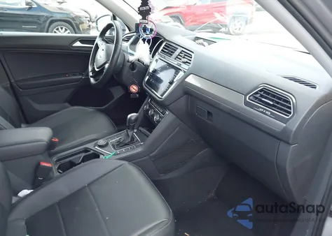 2020 Volkswagen Tiguan 2.0T Se/2.0T Se R-Line Black/2.0T Sel из США, поврежденный, VIN 3VV2B7AX4LM075200